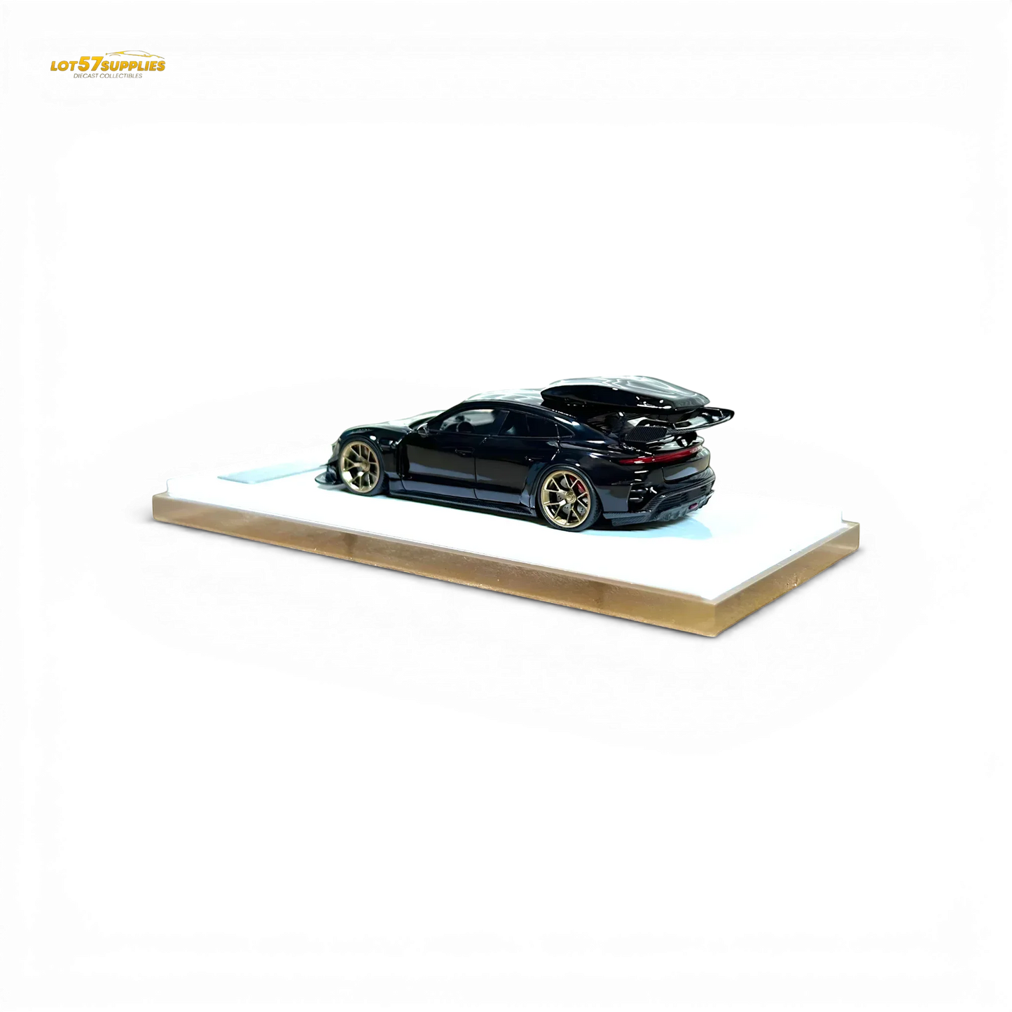 404ERROR Porsche Taycan Black with Roof Box 1:64 - ToylandEU