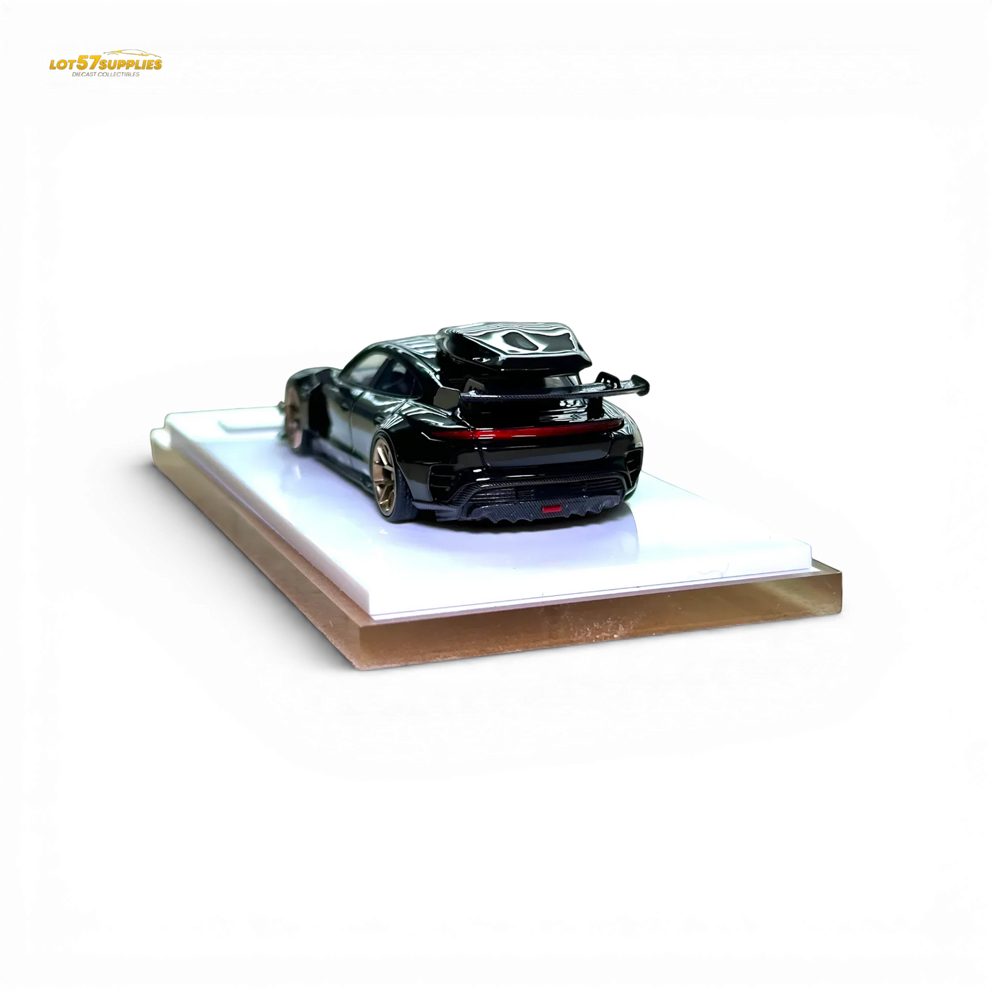 404ERROR Porsche Taycan Black with Roof Box 1:64 - ToylandEU