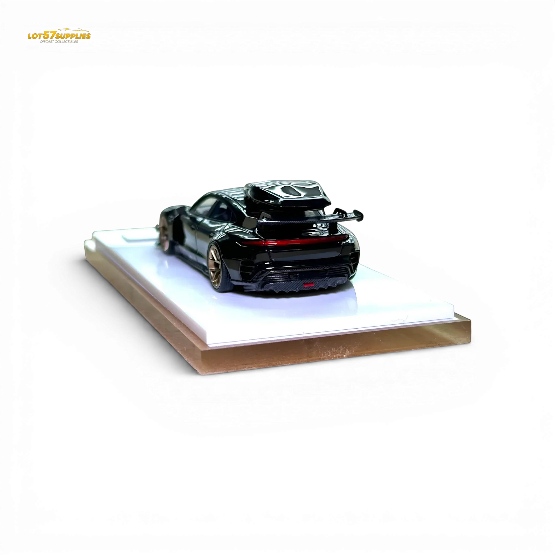 404ERROR Porsche Taycan Black with Roof Box 1:64 - ToylandEU