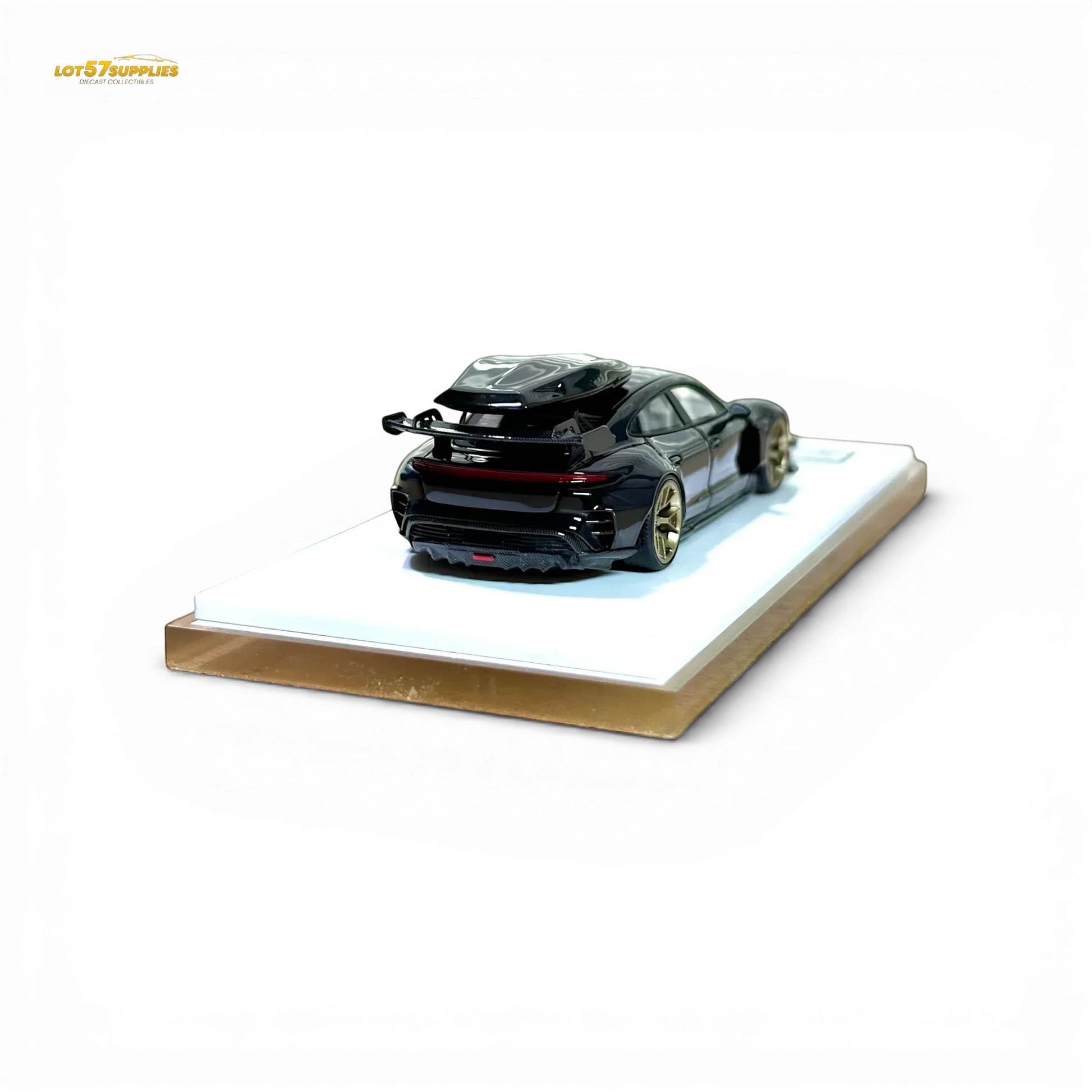 404ERROR Porsche Taycan Black with Roof Box 1:64 - ToylandEU