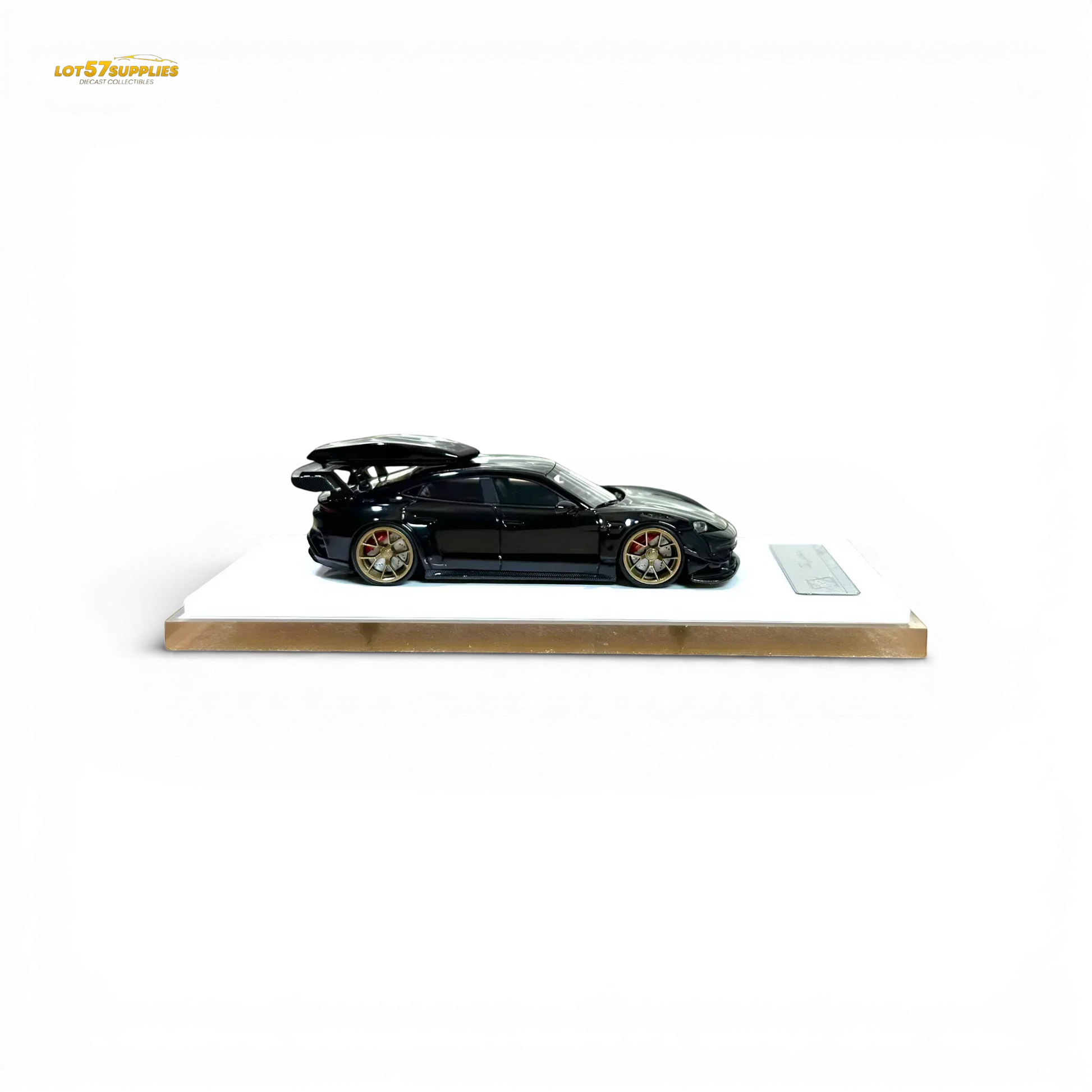 404ERROR Porsche Taycan Black with Roof Box 1:64 - ToylandEU
