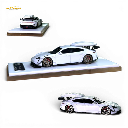 404ERROR Porsche Taycan White with Roof Box 1:64 - ToylandEU