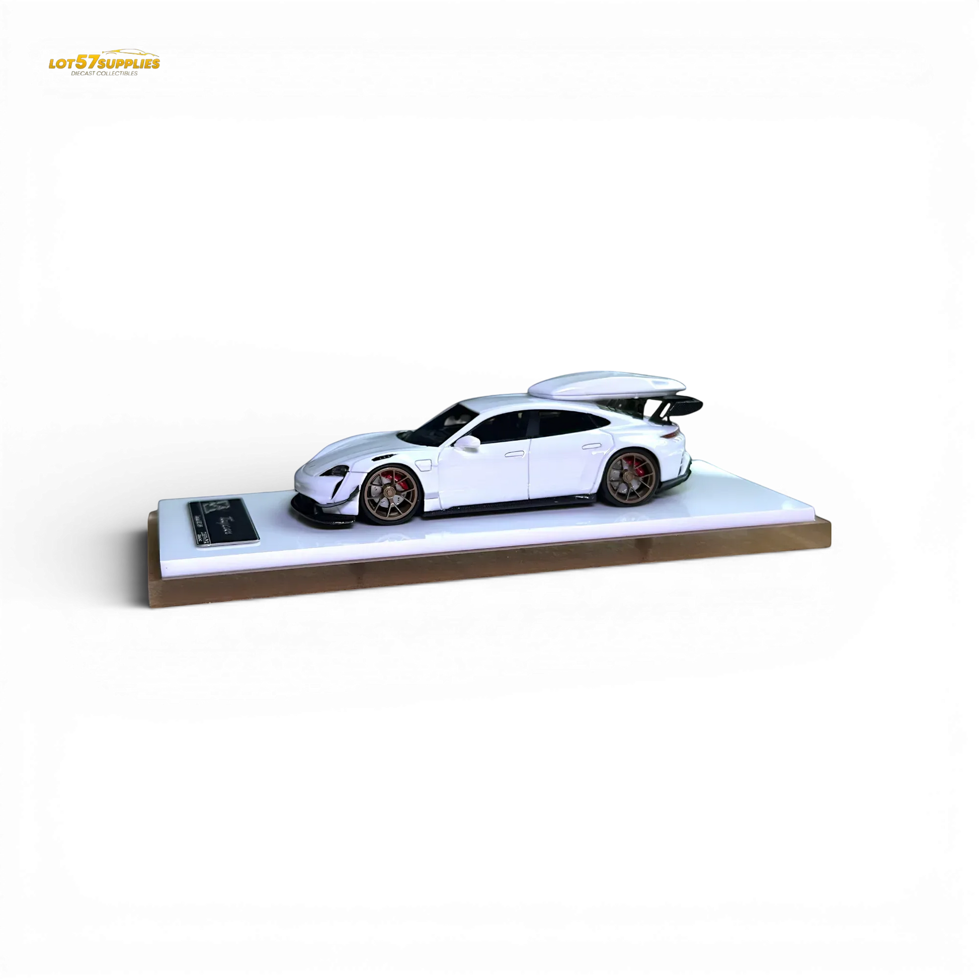 404ERROR Porsche Taycan White with Roof Box 1:64 - ToylandEU