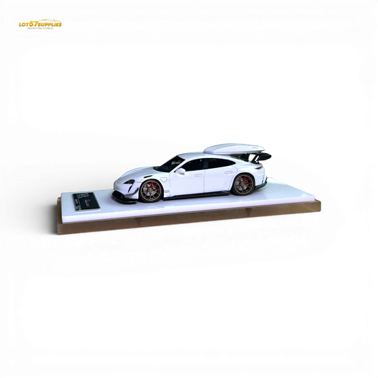 404ERROR Porsche Taycan White with Roof Box 1:64 - ToylandEU