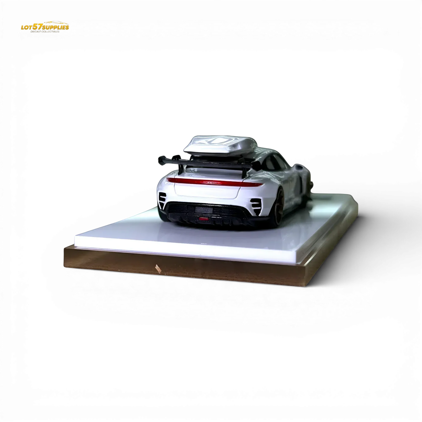 404ERROR Porsche Taycan White with Roof Box 1:64 - ToylandEU