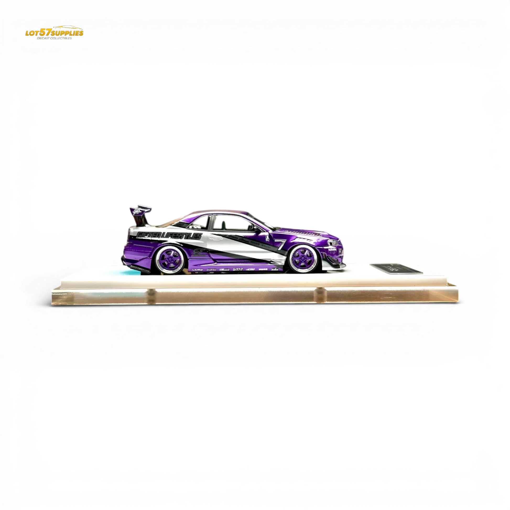 404ERROR x LOT 57 RYOHE's Skyline R34 "GIFTED" Resin 1:64 - ToylandEU