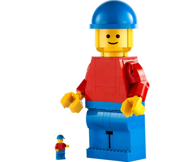 LEGO® Up-Scaled Minifigure | 654 Pieces | Ages 10 And Up
