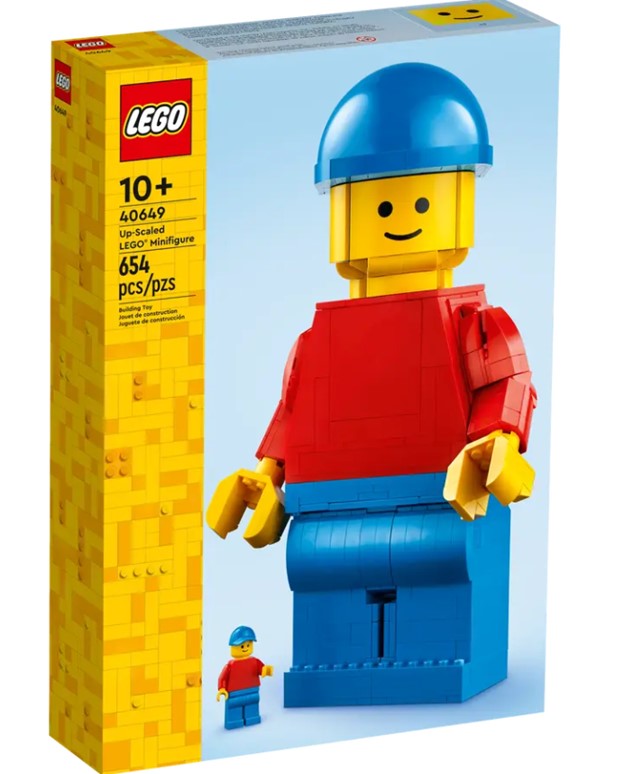 LEGO® Up-Scaled Minifigure | 654 Pieces | Ages 10 And Up