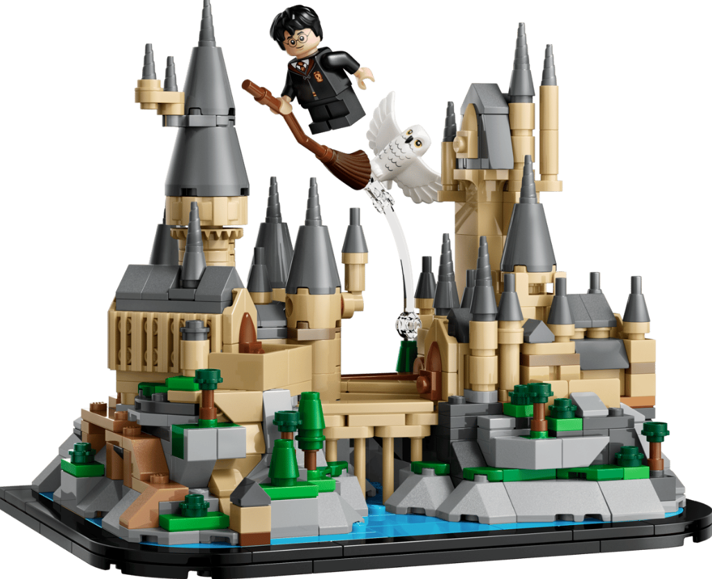 LEGO® Harry Potter Mini Hogwarts Castle | 700 Pieces | Ages 10+