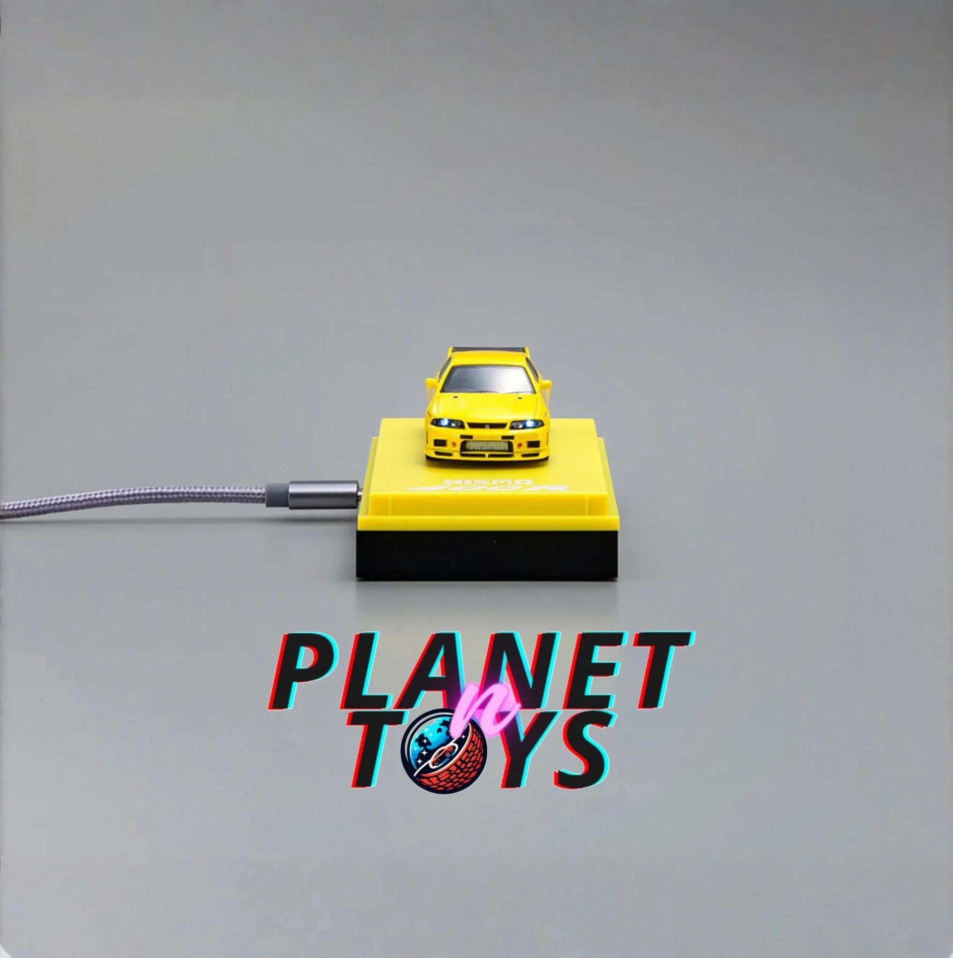 Kyosho Nissan Nismo 400R Diecast With LED Base Yellow - ToylandEU