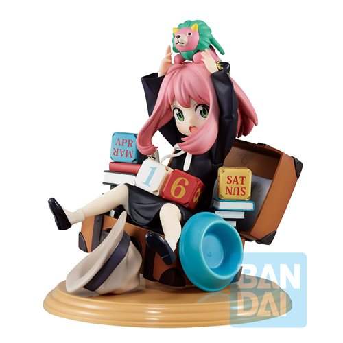 Spy X Family Figure | Anya Forger With Block Calendar | 6 Inch Scale
