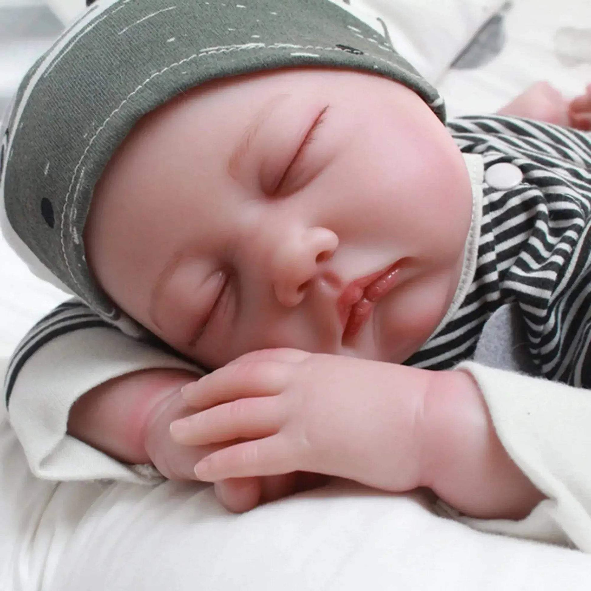 55cm Reborn Baby Doll With Rooted Hair And Soft Touch - ToylandEU