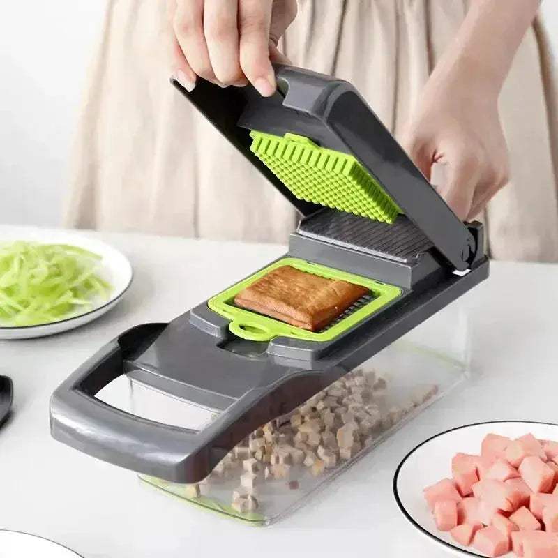 6-In-1 Vegetable Chopper And Mandoline Slicer With Safe Container - ToylandEU
