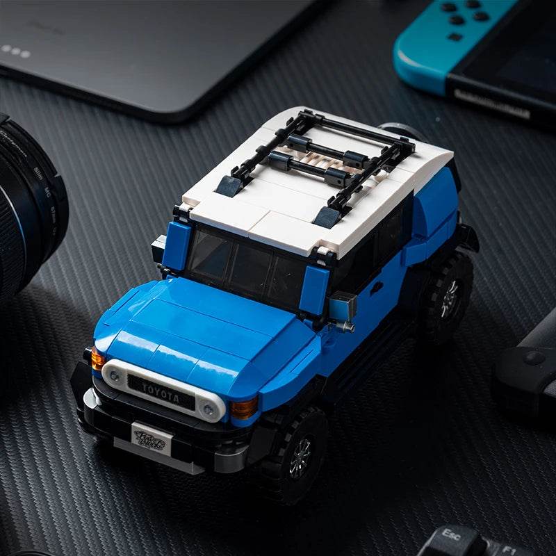 622PCS Toyota FJ40 Off Road Vehicle Building Blocks Set - ToylandEU