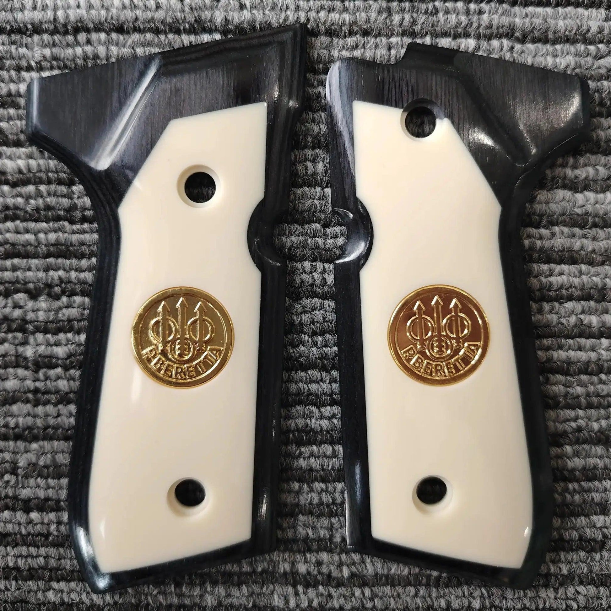  92 FS Grips Bonded Ivory Inlay Premium Gold Medallion -  ToylandEU™