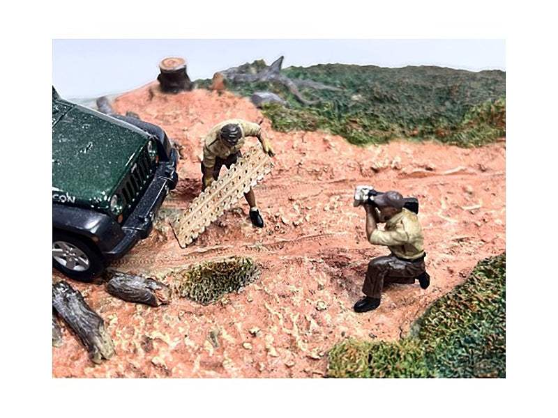 Diecast Figures | 1/43 Scale | Hand Painted Metal | 2 Piece Set