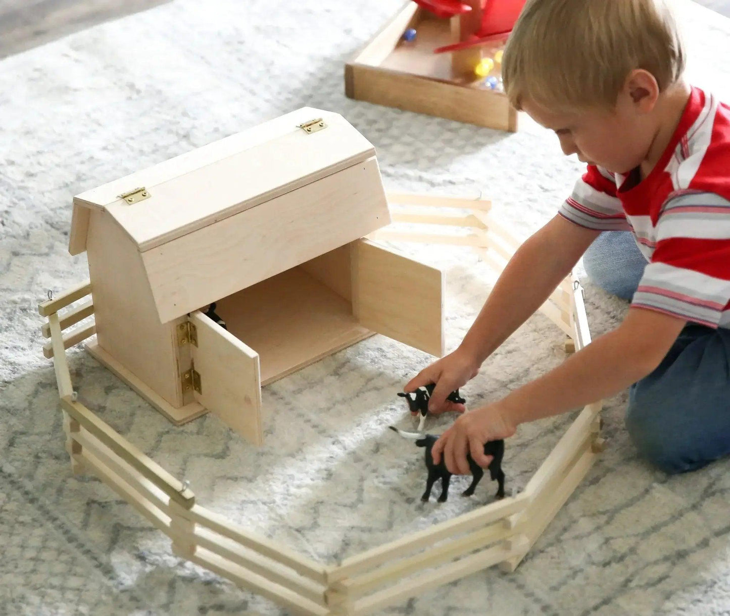  Amish Made Mini Wooden Barn Toy With Opening Doors For Kids -  ToylandEU™