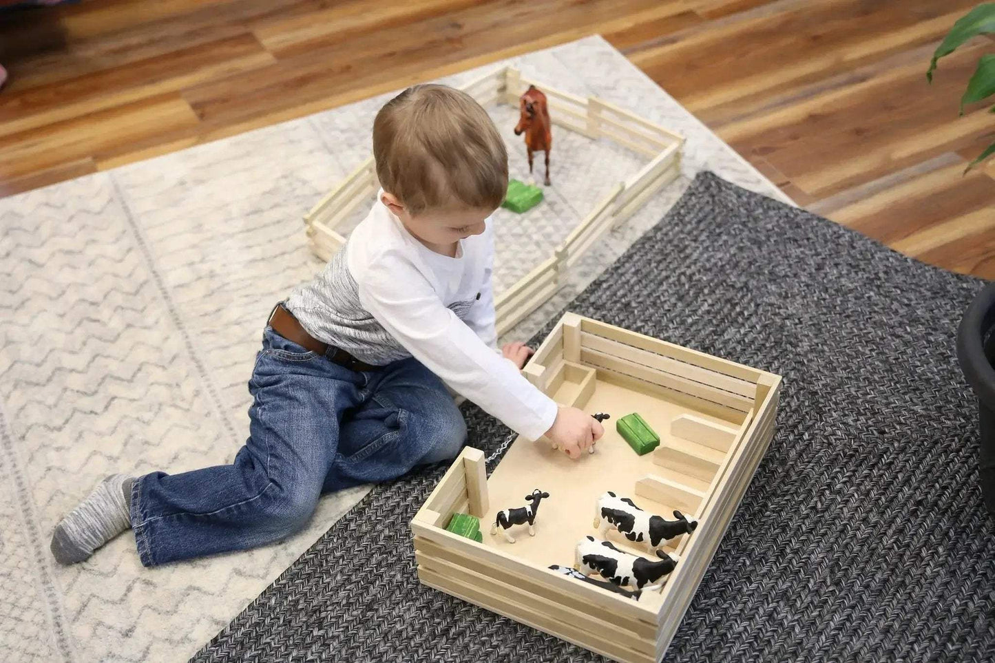 Amish-Made Wooden Mini Stockyard Toy, with 7 Stalls - ToylandEU