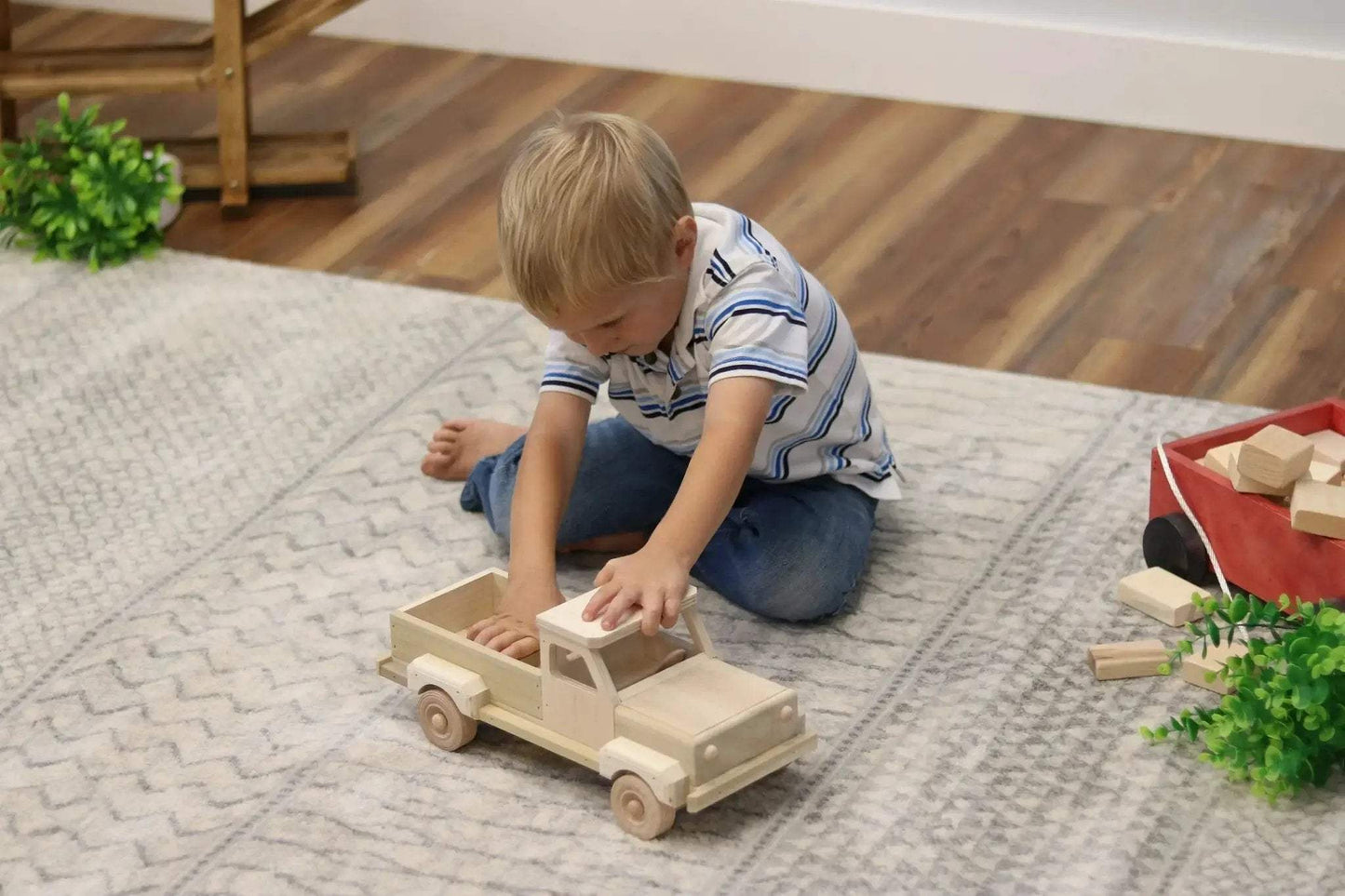 Amish-Made Wooden Pickup Truck Toy with Hitch, Unfinished - ToylandEU