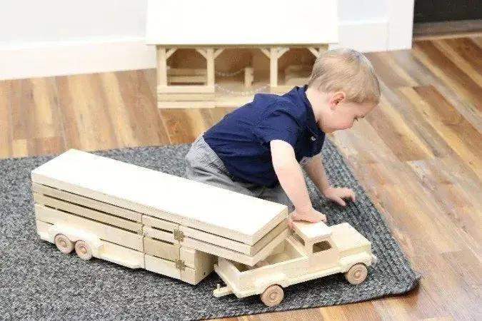 Amish-Made Wooden Toy Pickup and Gooseneck Trailer Set - ToylandEU