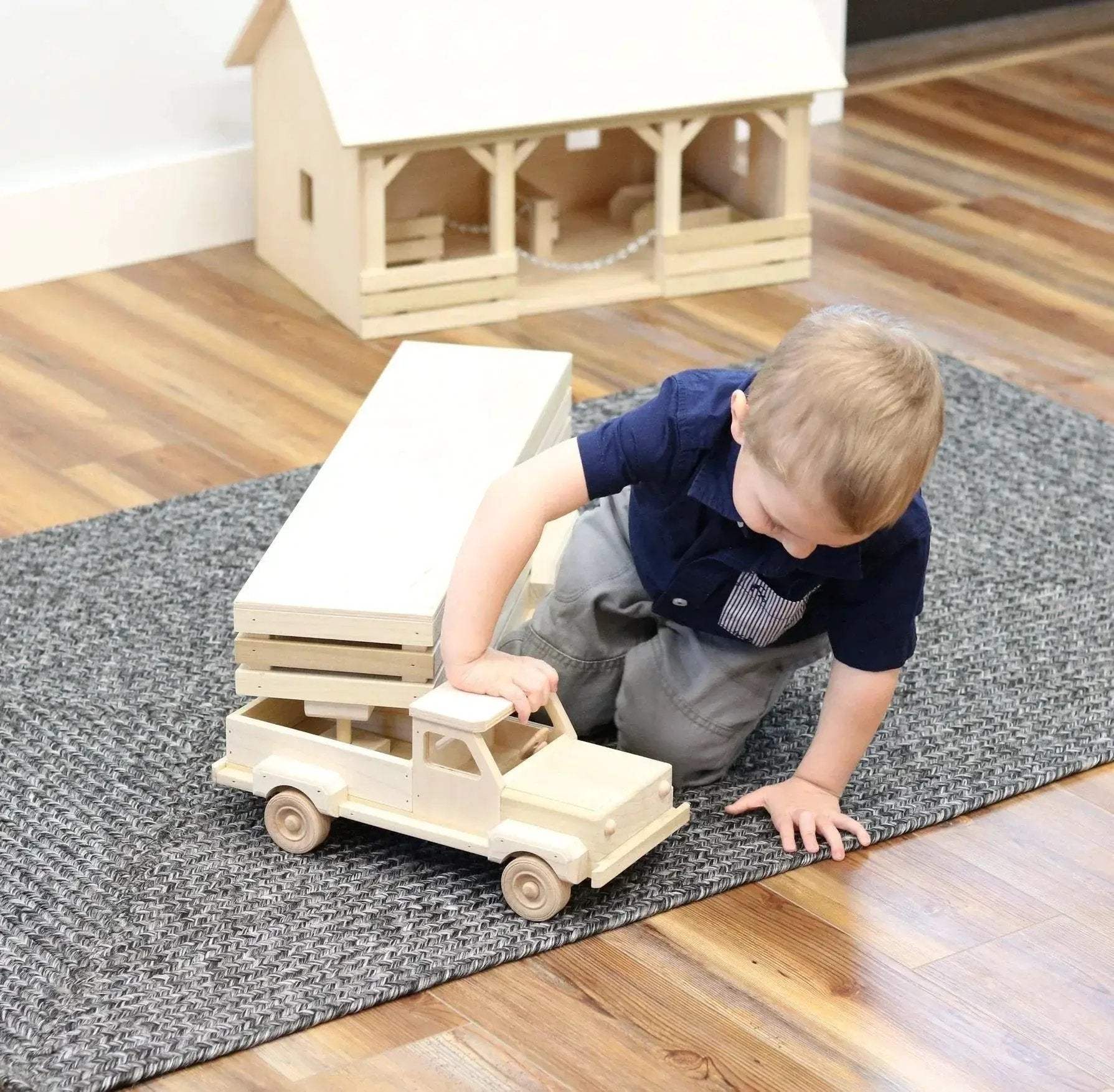 Amish-Made Wooden Toy Pickup and Gooseneck Trailer Set - ToylandEU