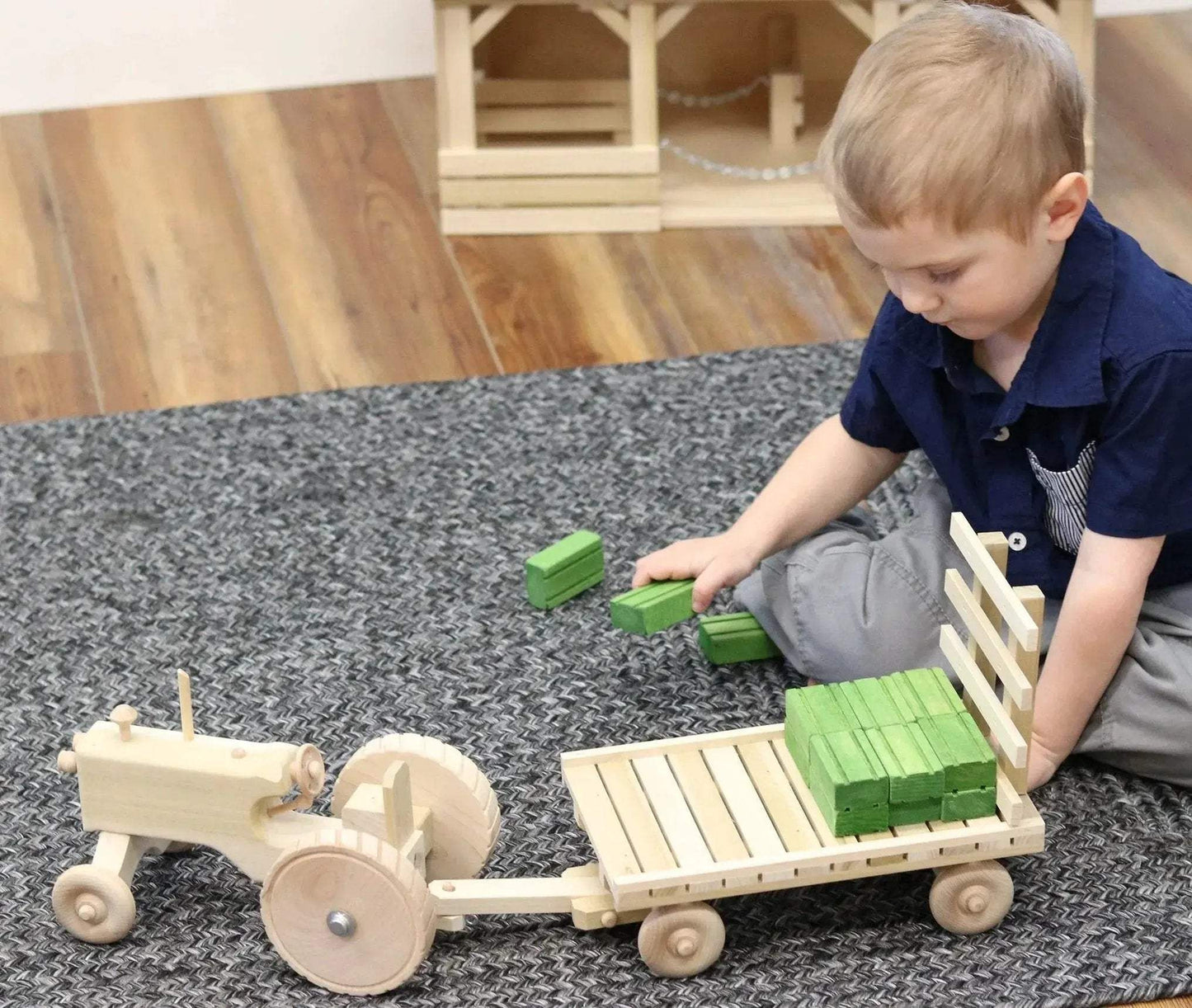 Amish-Made Wooden Toy Tractor & Hay Wagon Set with Hay Bales - ToylandEU