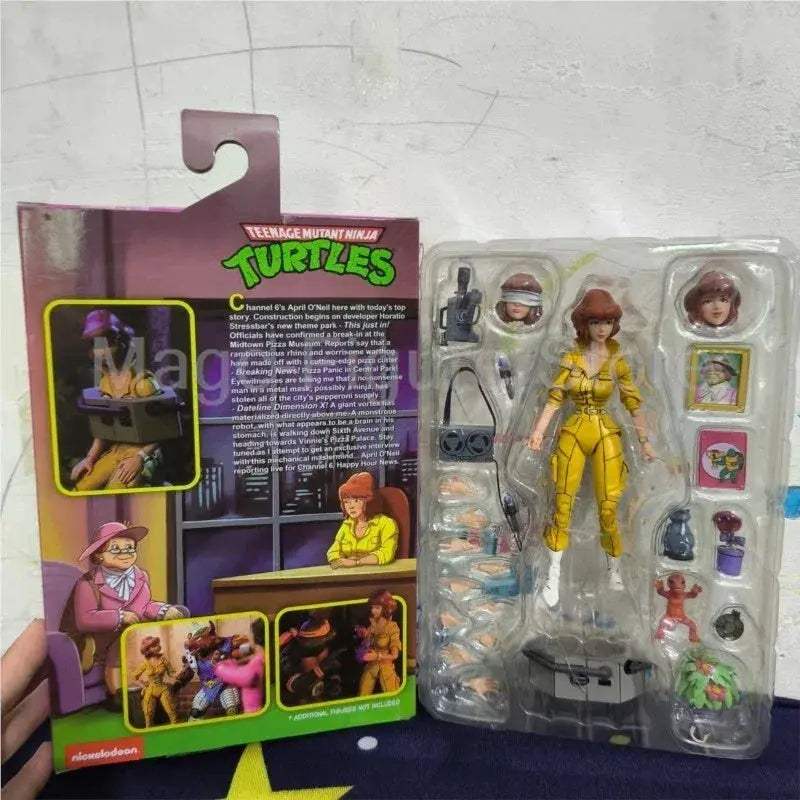 April O'Neil Action Figure NECA Collectible Toy 18cm - ToylandEU