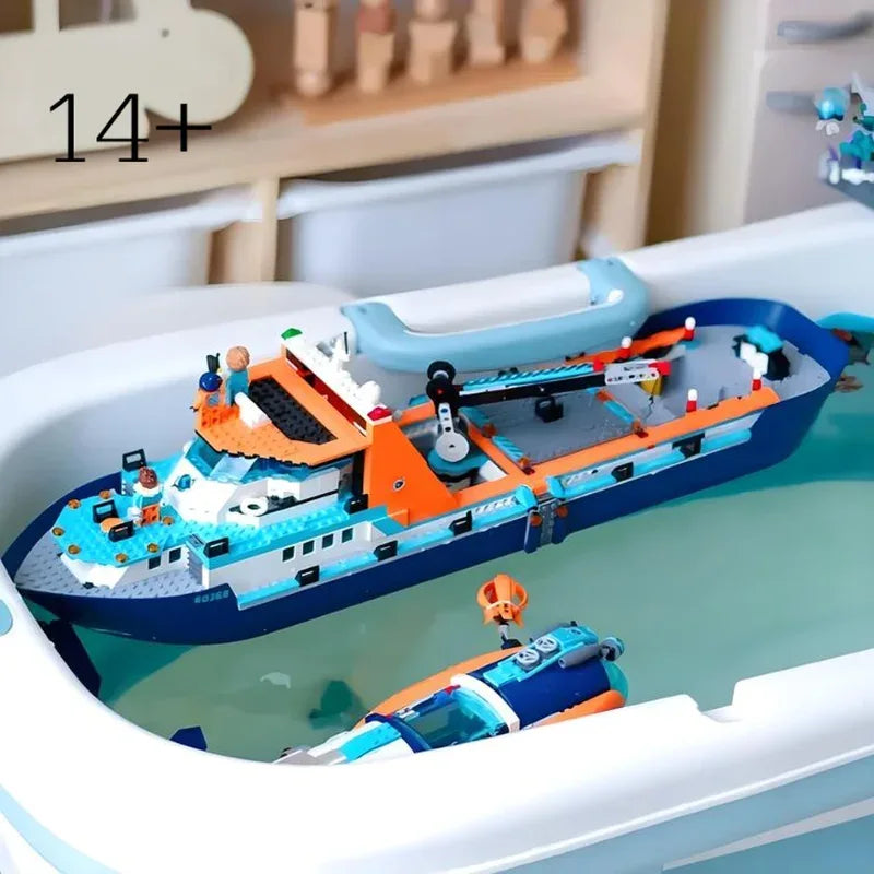 Disney Arctic Explorer Building Blocks Boat Set Floatable - ToylandEU