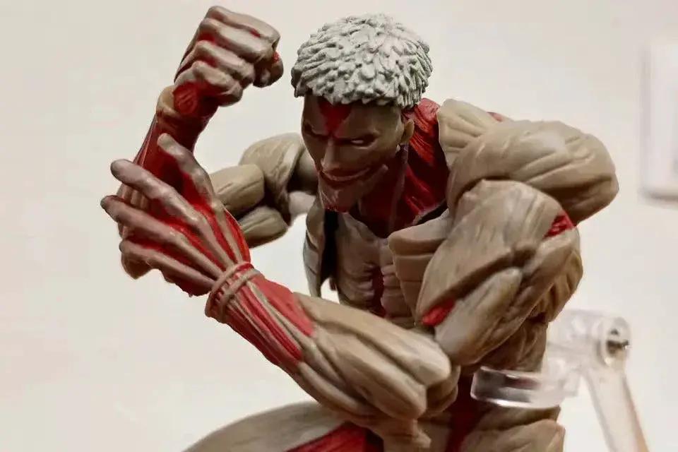  Attack On Titan Armored Titan Action Figure Articulated -  ToylandEU™