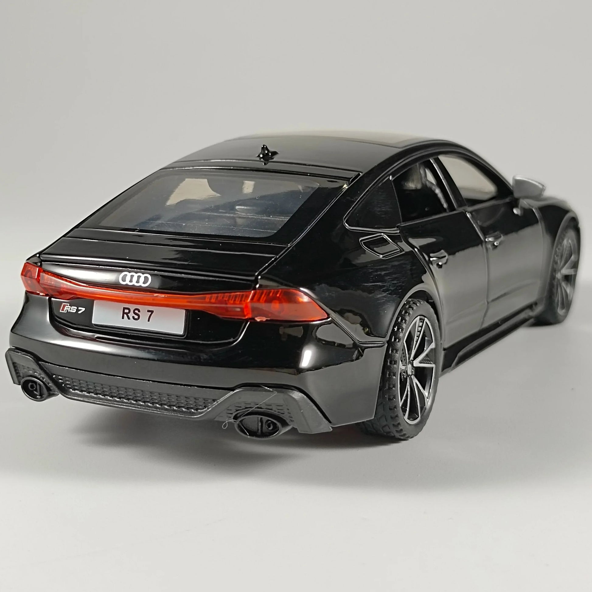 Audi RS7 1:32 Diecast Metal Model With Sound And Light - ToylandEU