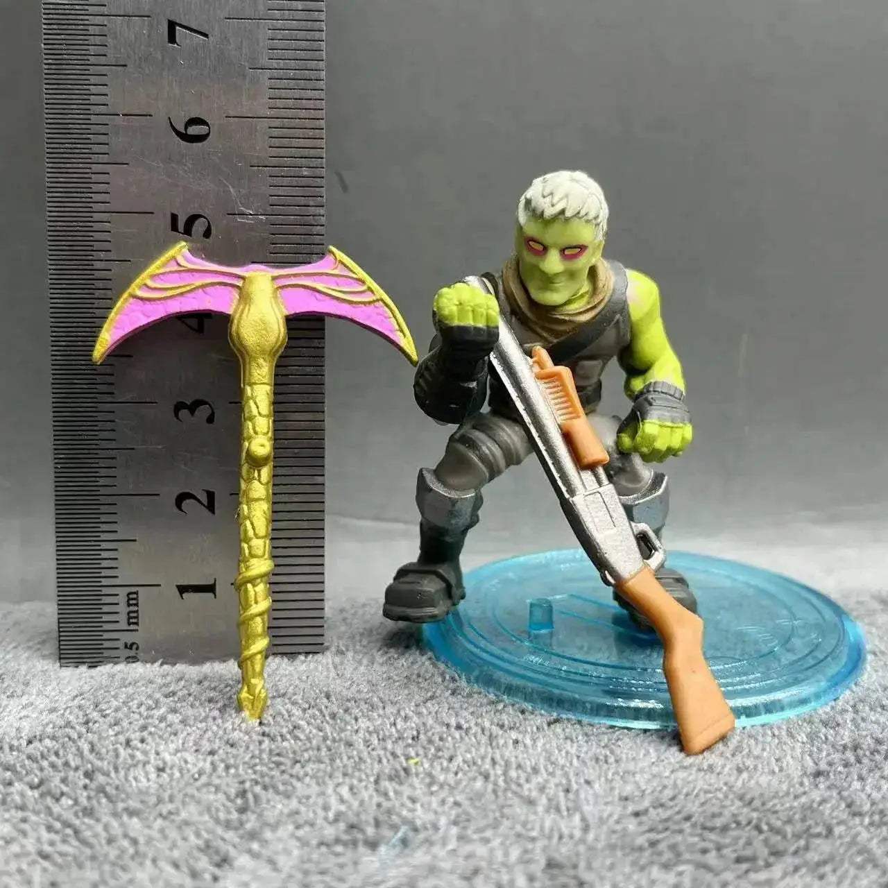  Authentic PVC Figure Fortress 6cm Weapons Toyland EU -  ToylandEU™