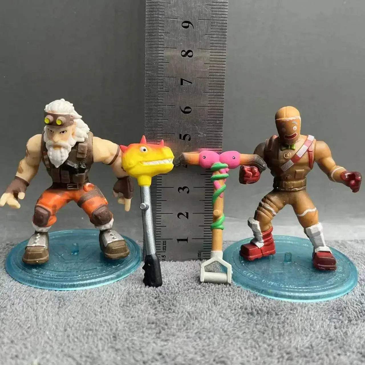  Authentic PVC Figure Fortress 6cm Weapons Toyland EU -  ToylandEU™