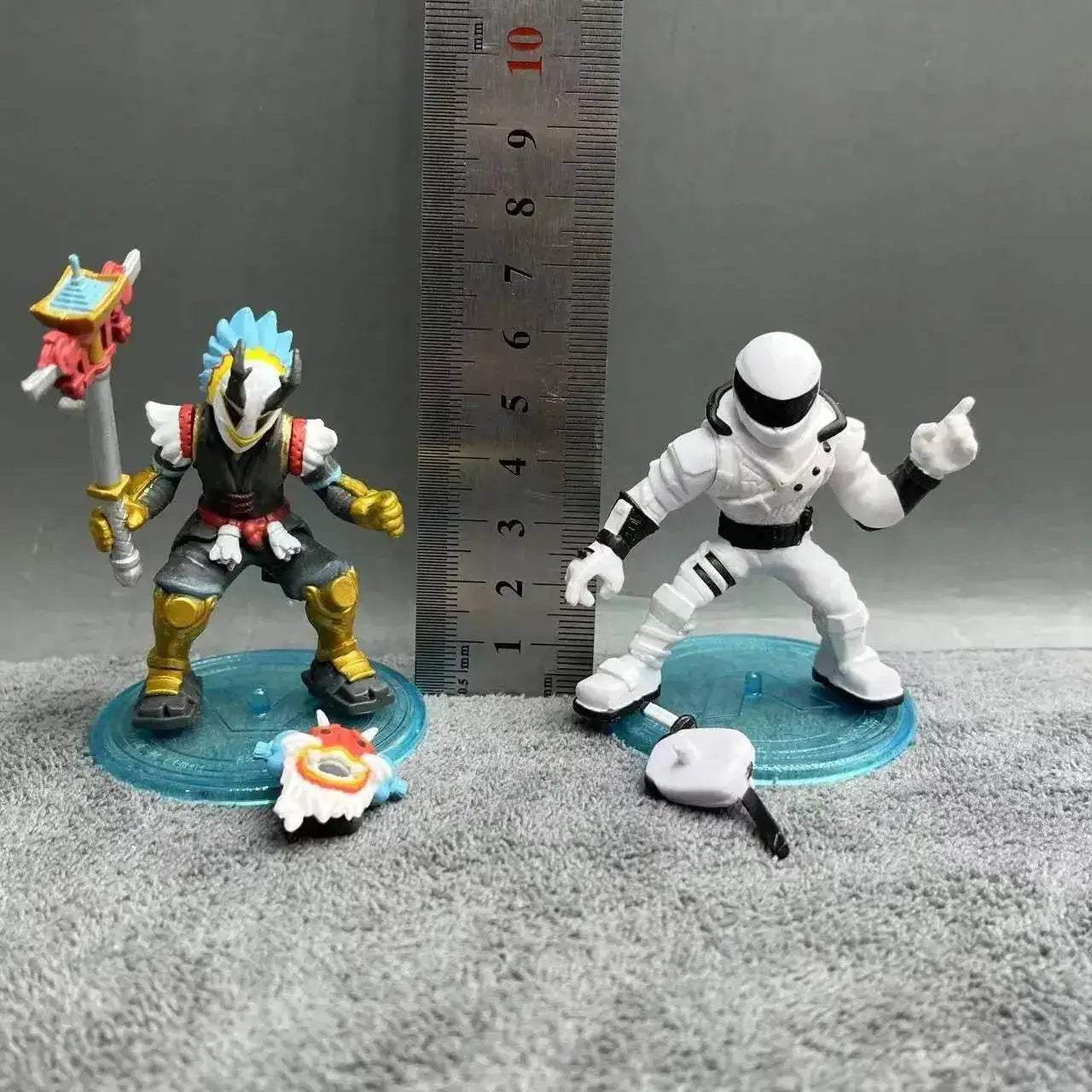  Authentic PVC Figure Fortress 6cm Weapons Toyland EU -  ToylandEU™