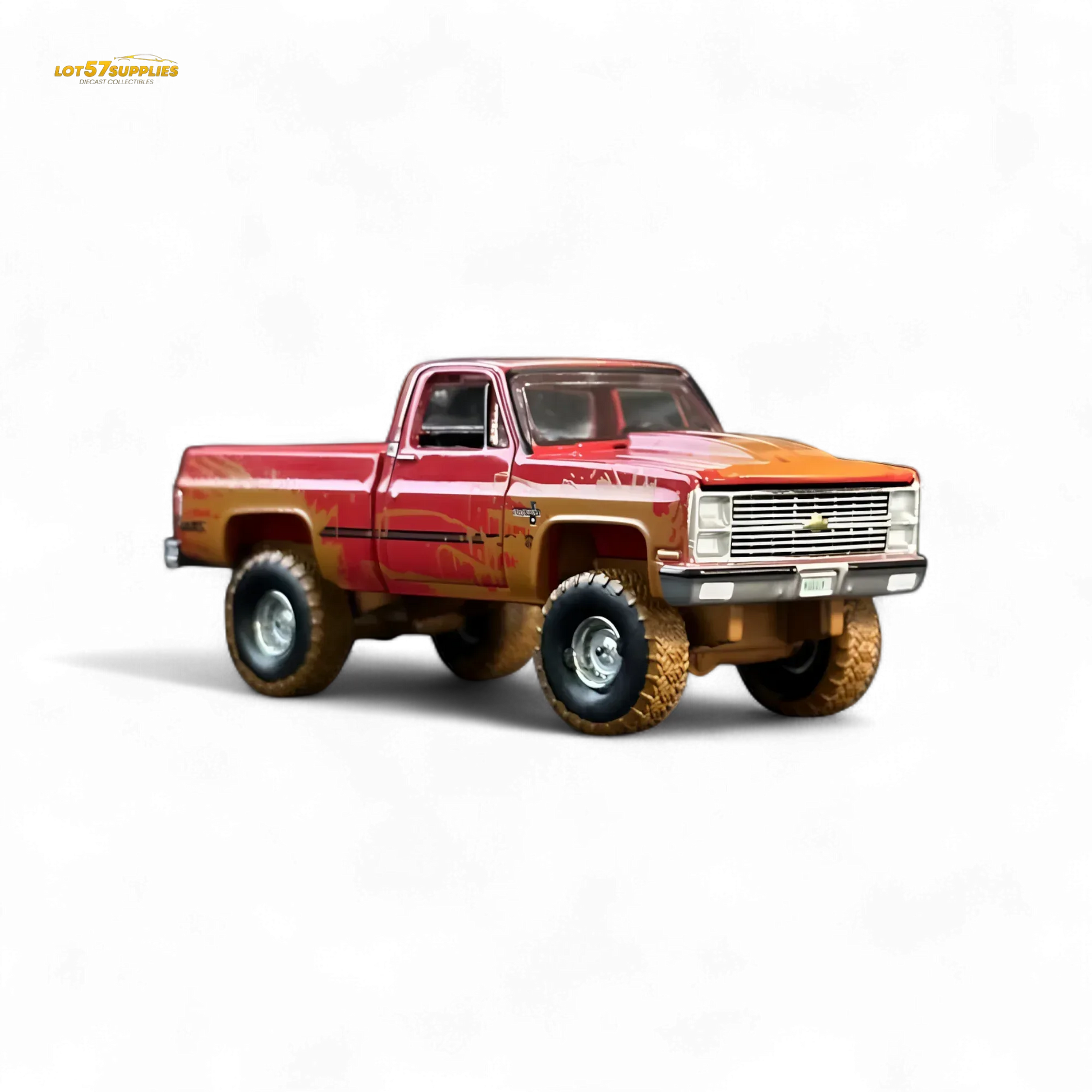 Auto World 1983 Chevrolet Silverado K10 4x4 Muddy LIFTED Squarebody 1:64 BUNDLE 1:64 - ToylandEU