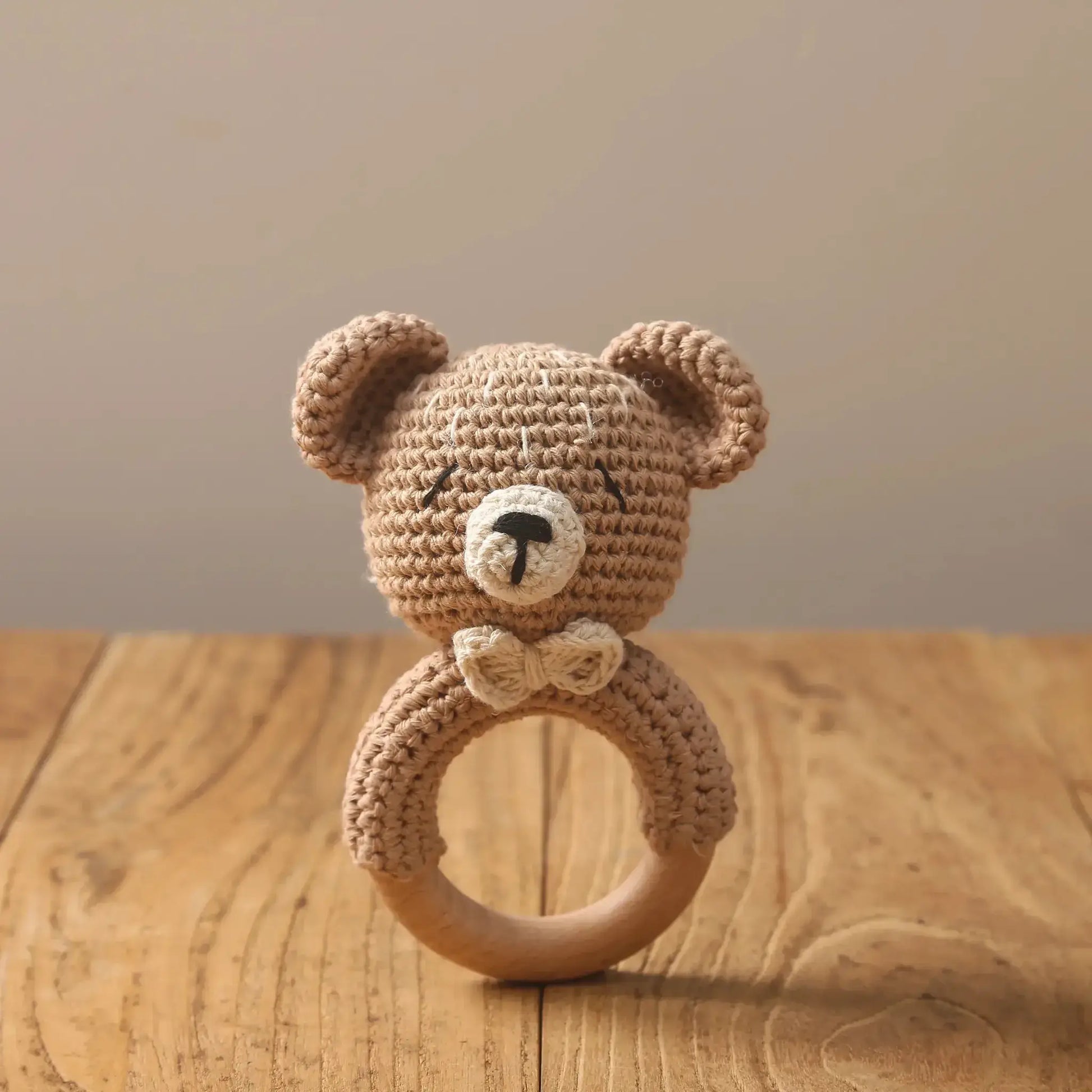  Baby Crochet Bear Rattle Toy 10 cm Cube Wooden Elements Unisex 0-36 Months Montessori -  ToylandEU™