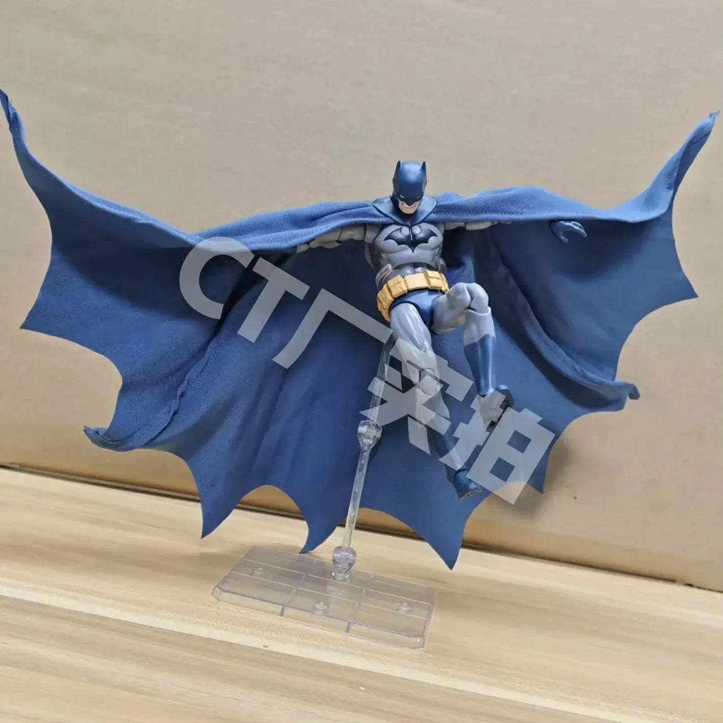 Batman Hush Mafex 105 Action Figure Premium Collectible In Stock - ToylandEU