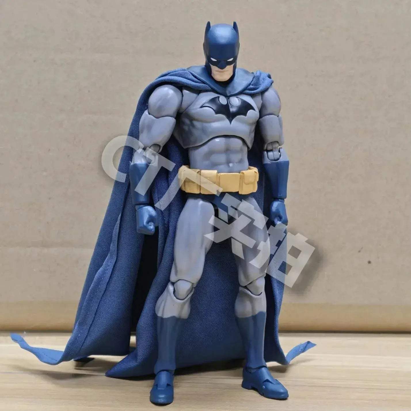 Batman Hush Mafex 105 Action Figure Premium Collectible In Stock - ToylandEU