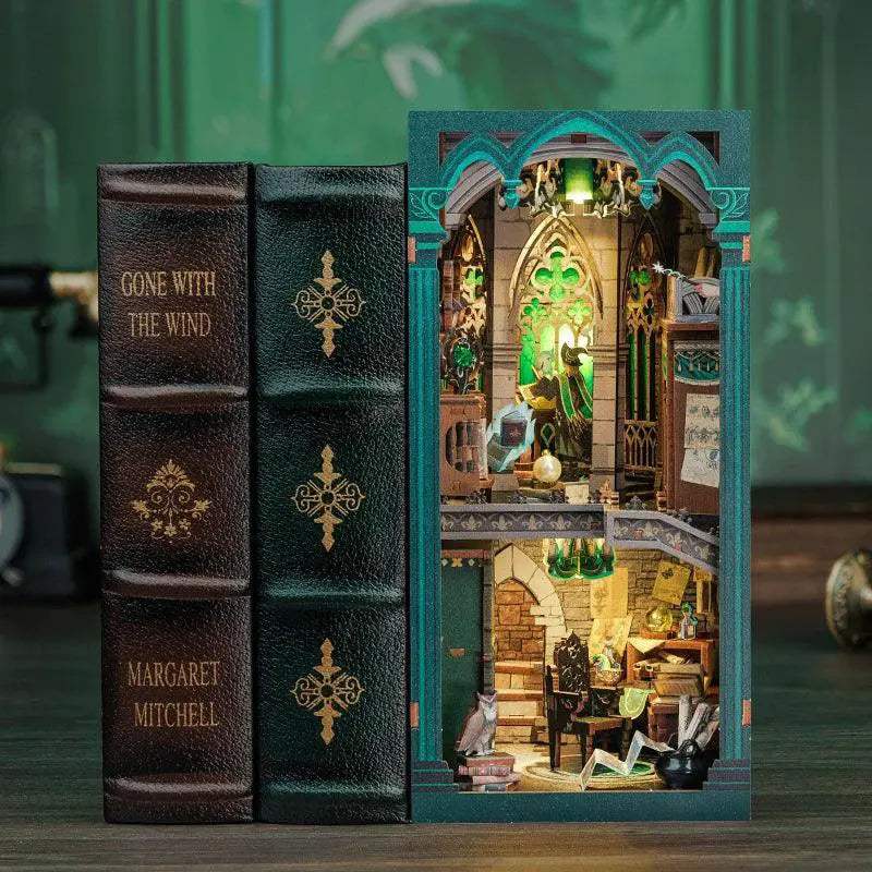 Book Nook Dollhouse With LED Night Light for Bookshelf - ToylandEU