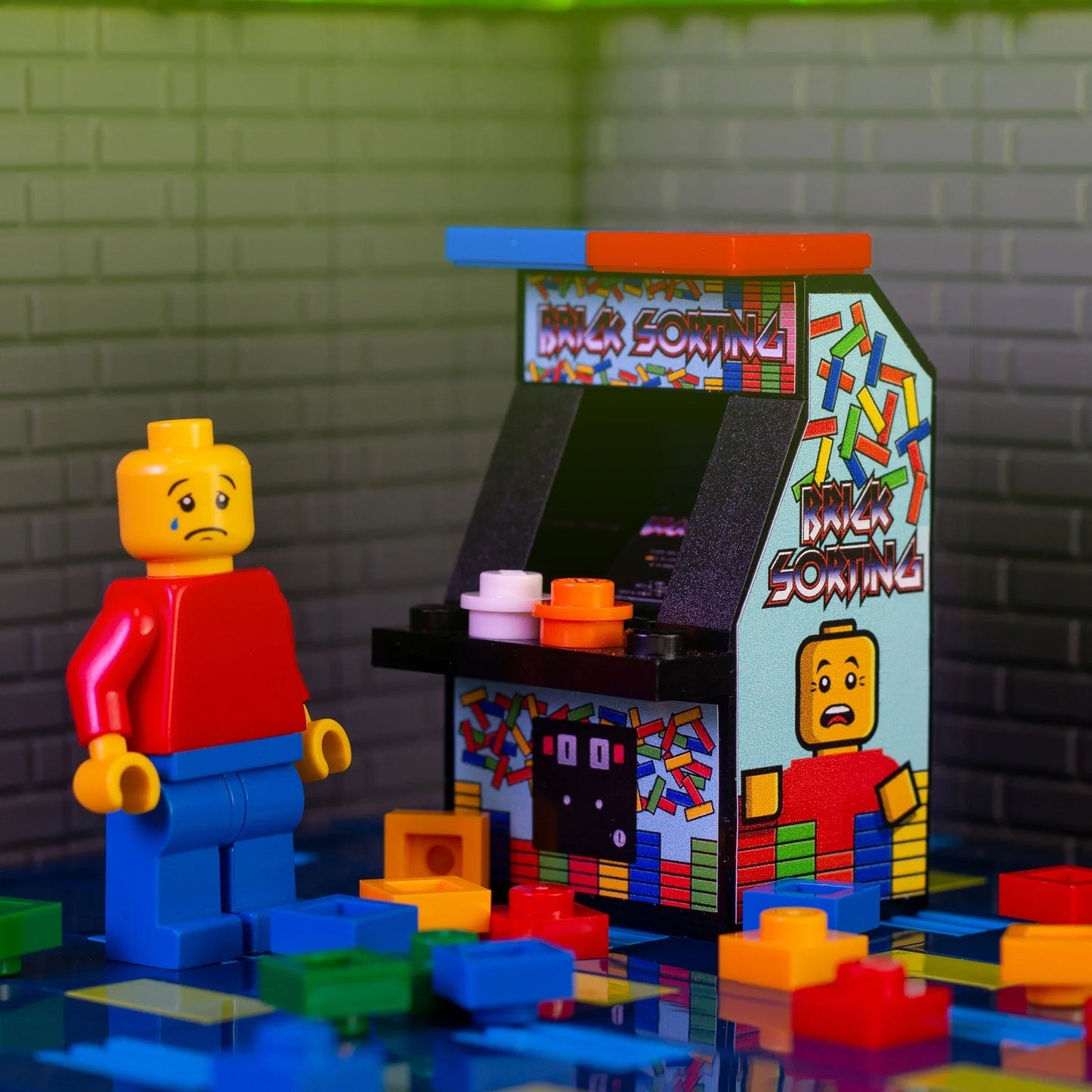 Figure-Sized LEGO Arcade Machine With Custom Decals Built From One Hundred Percent LEGO Bricks For Figure Display - ToylandEU
