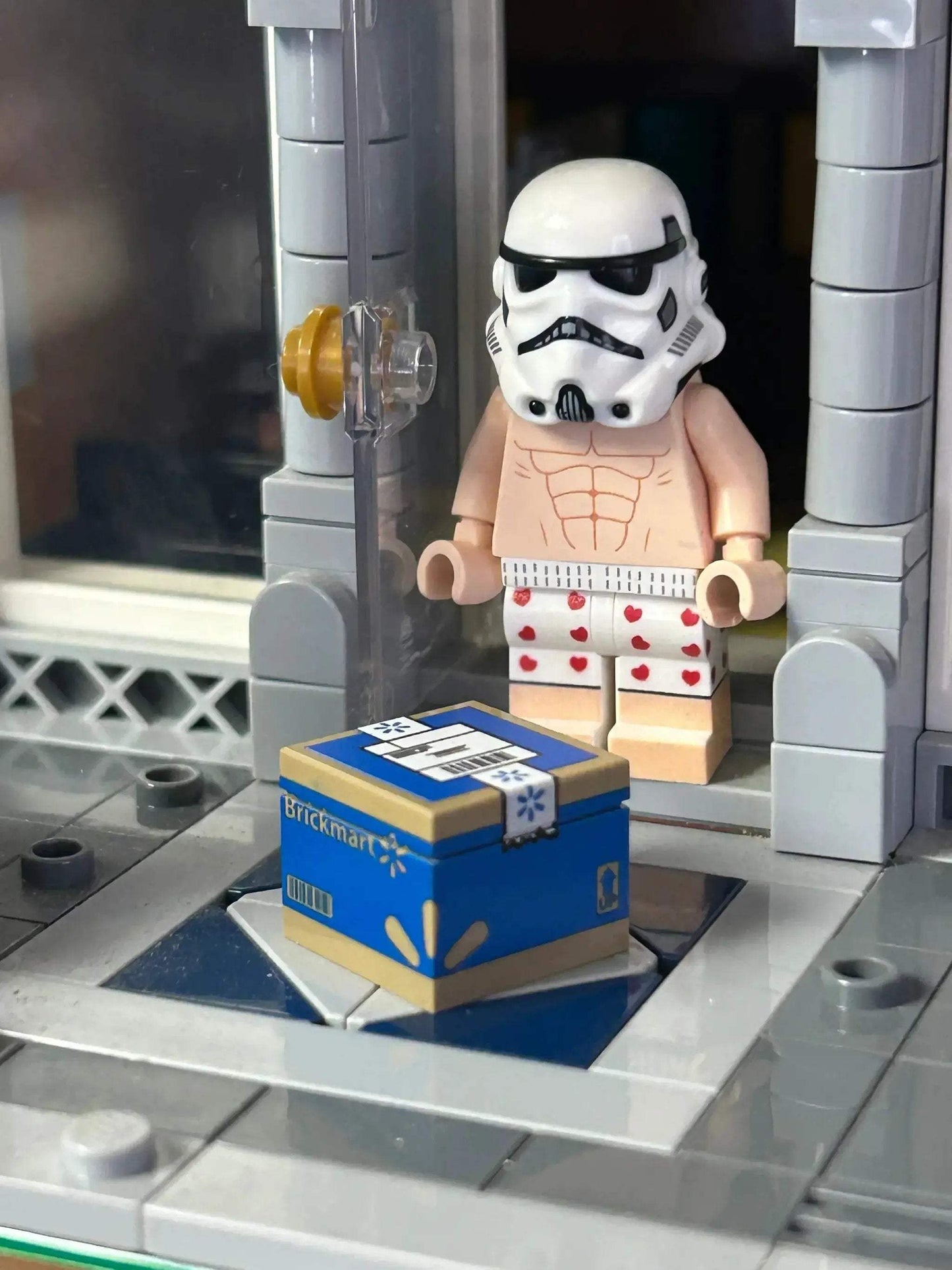 BrickMart Package / Shipping Box - Custom Printed made using LEGO parts - ToylandEU
