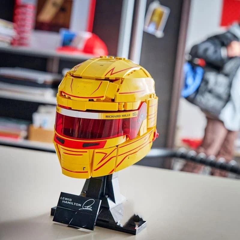 Building Blocks Set | Hamilton Helmet Model | Toylandeu