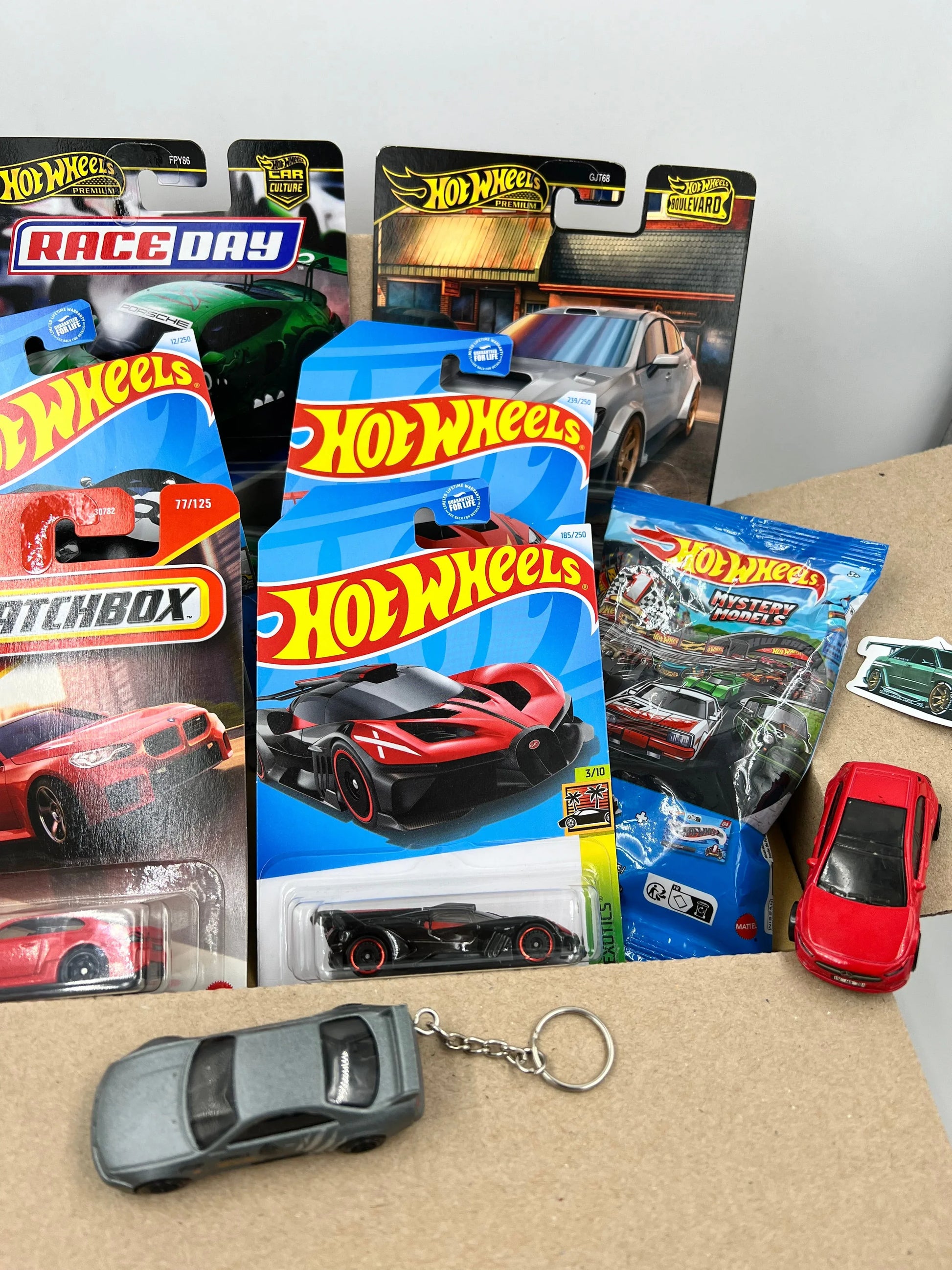 Planet n Toys Diecast Box 1:64 Assorted Collectible Hotwheels/Matchbox - ToylandEU