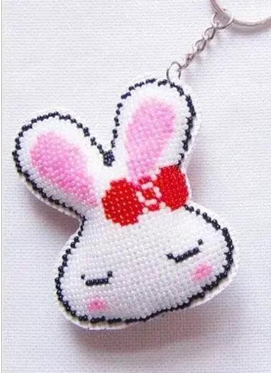  Cartoon-Themed Bead Cross Stitch Kit for DIY Keychain and Phone Plug - Printed Plastic Canvas with Cotton Thread -  ToylandEU™