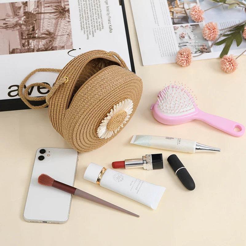 Charming Straw Crossbody Bag For Girls Ages Four To Six Floral Woven Design With Mini Zipper Photo Prop - ToylandEU