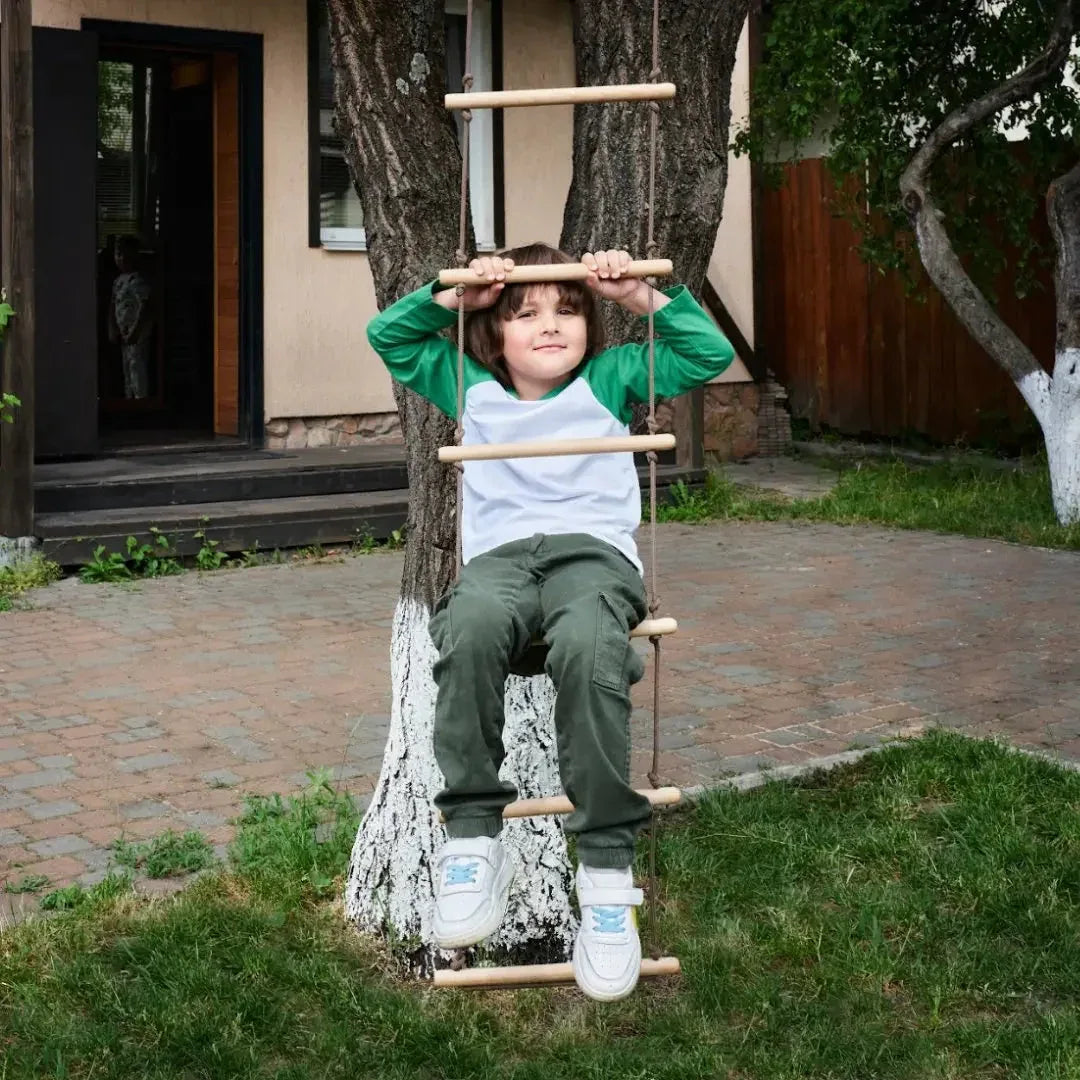 Kids Climbing Rope Ladder Develops Balance And Strength - ToylandEU