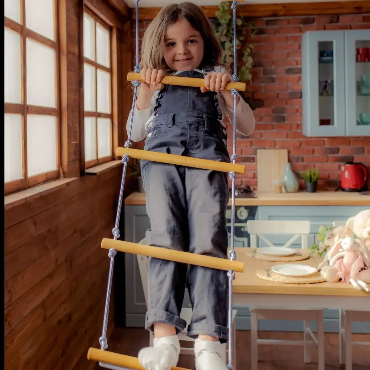 Kids Climbing Rope Ladder Develops Balance And Strength - ToylandEU