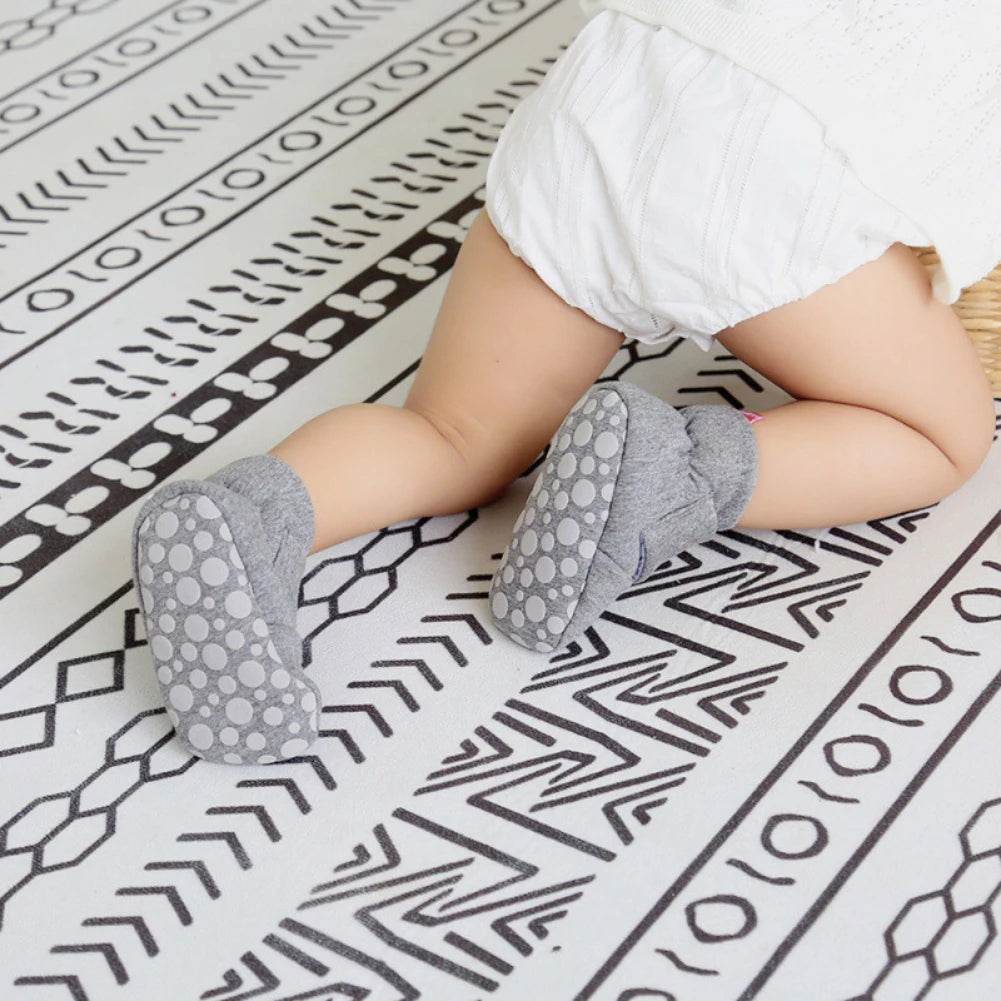 Cozy Plush Winter Booties for Newborns - Soft Sole Anti-slip Toddler Shoes for First Walkers - ToylandEU