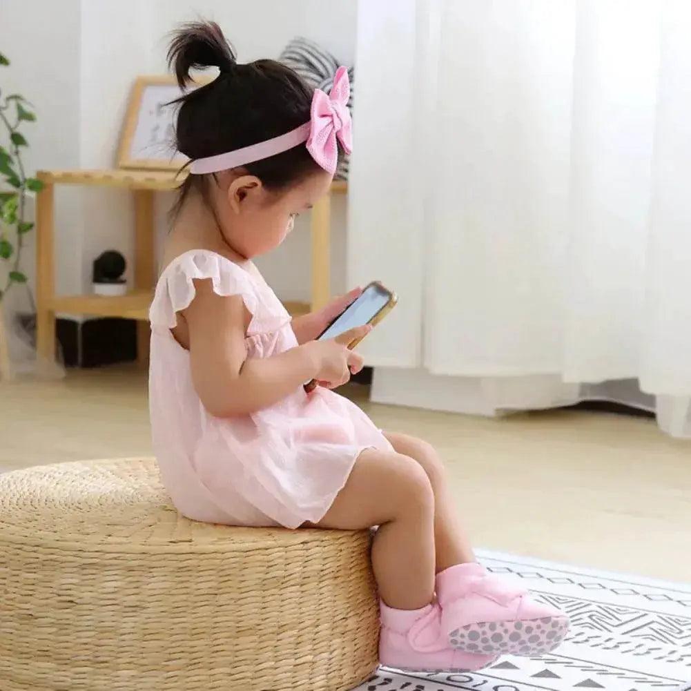  Cozy Winter Plush Booties for Newborns - Soft Sole Anti-Slip Toddler Snow Shoes for Infant Girls and Boys -  ToylandEU™