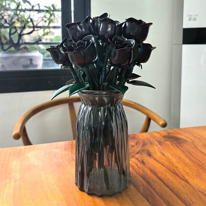 Creative Building Blocks Black Rose Bouquet For Kids - ToylandEU