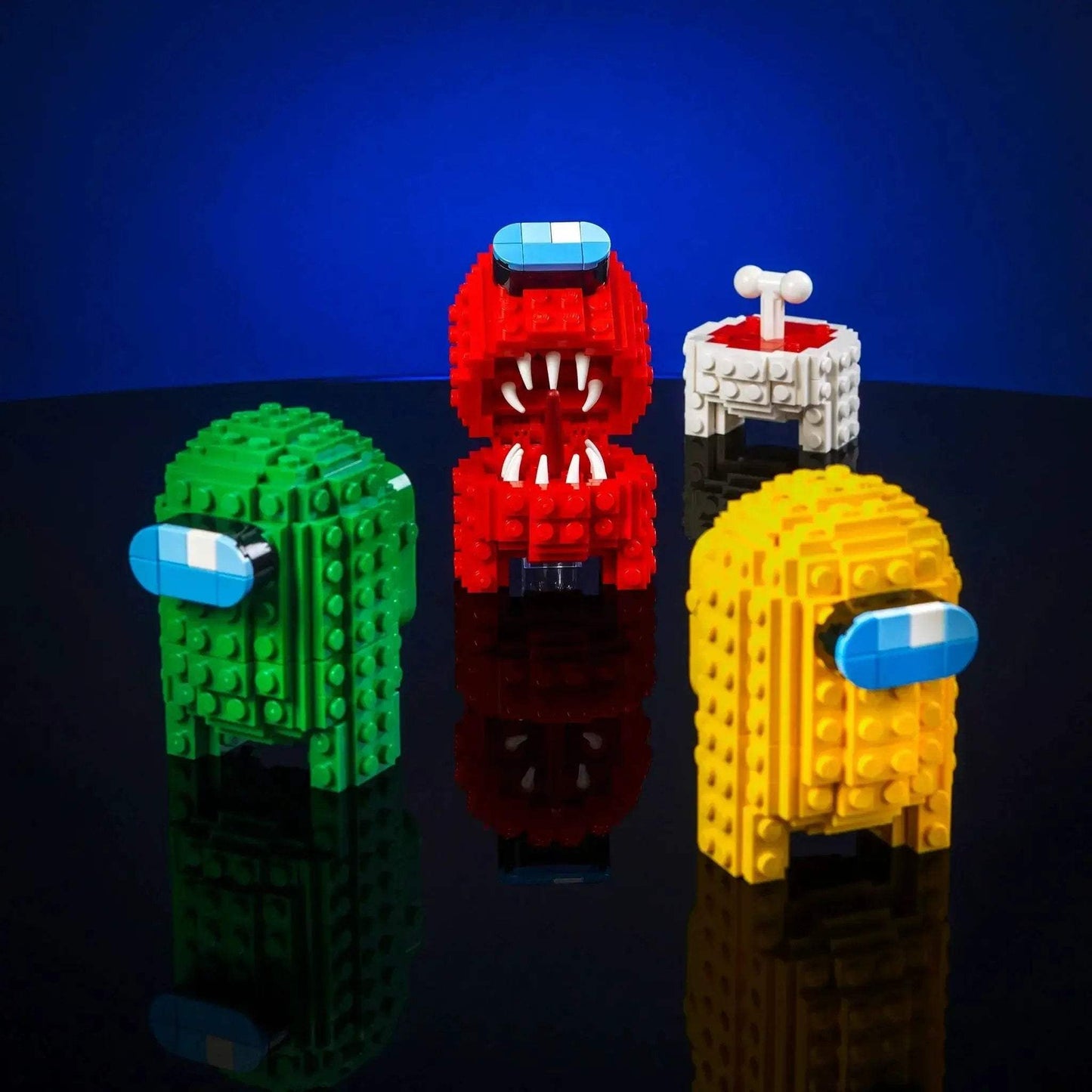 Among Us Crewmate And Imposter Figure Set With Split Play - ToylandEU
